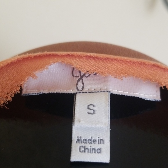 Top - Picture 3 of 3